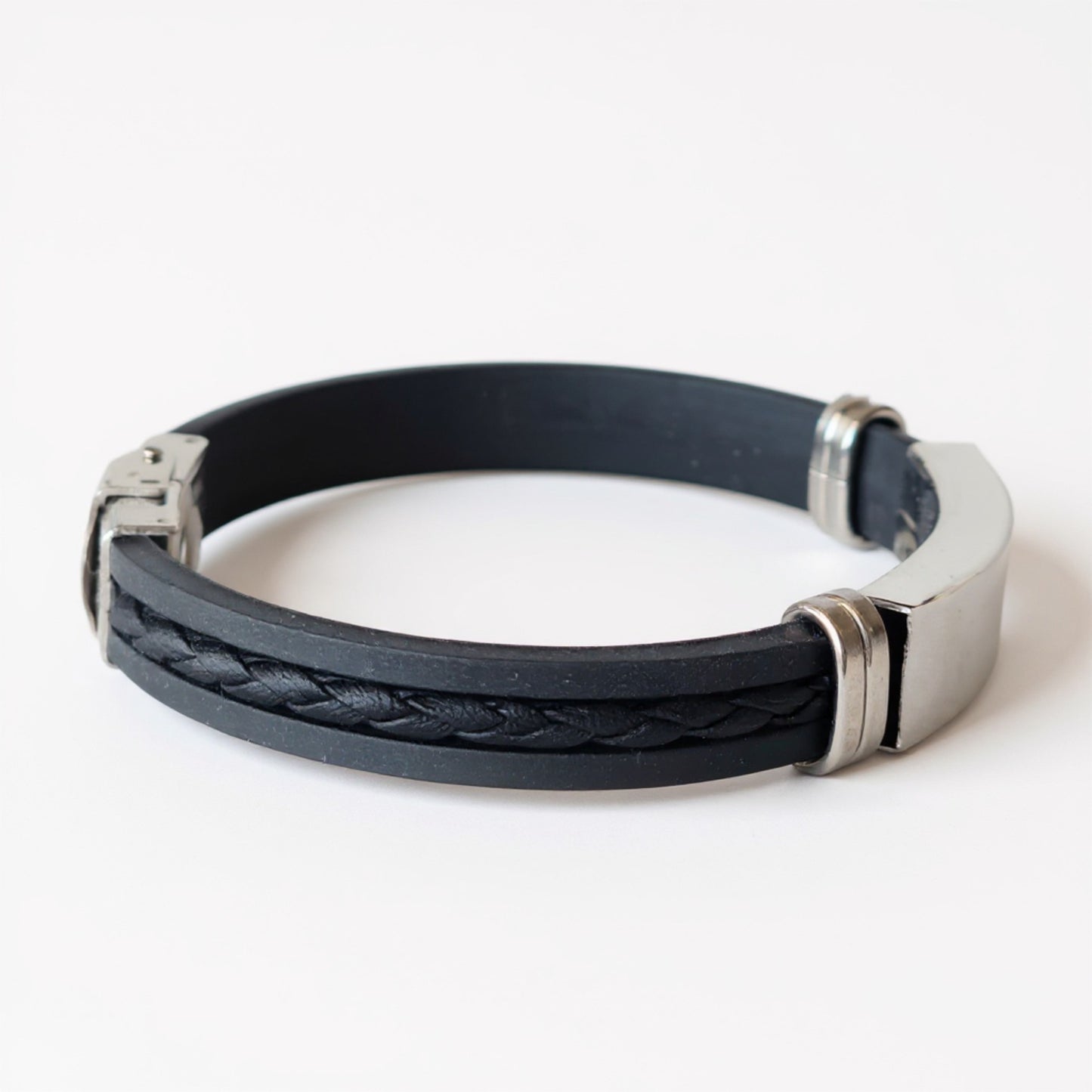 Bracelet homme personnalisé en acier argenté et simili cuir – Gravure laser durable