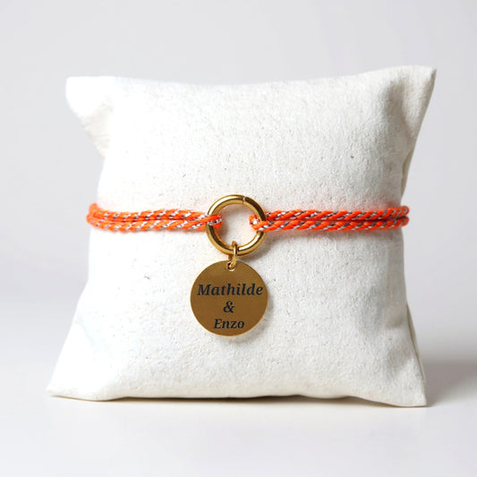 Bracelet personnalisé avec médaille dorée – Cordon tressé coloré à graver "Couples"