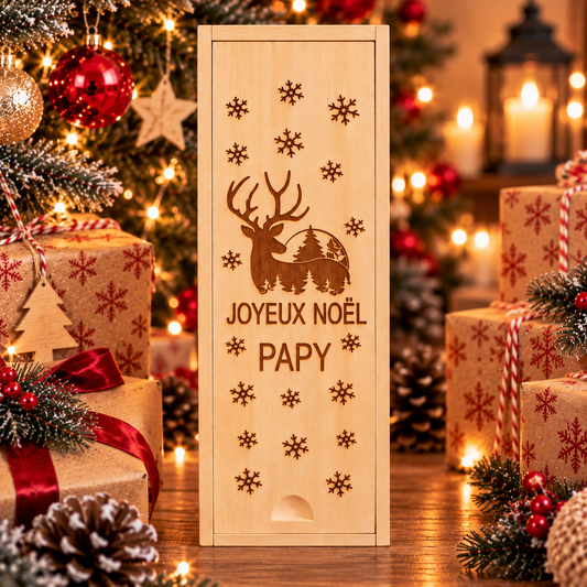Caisse à vin en bois gravée Joyeux Noël Papy avec renne, sous le sapin